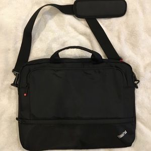 Lenovo ‘Essential’ Thinkpad Laptop Messenger Bag